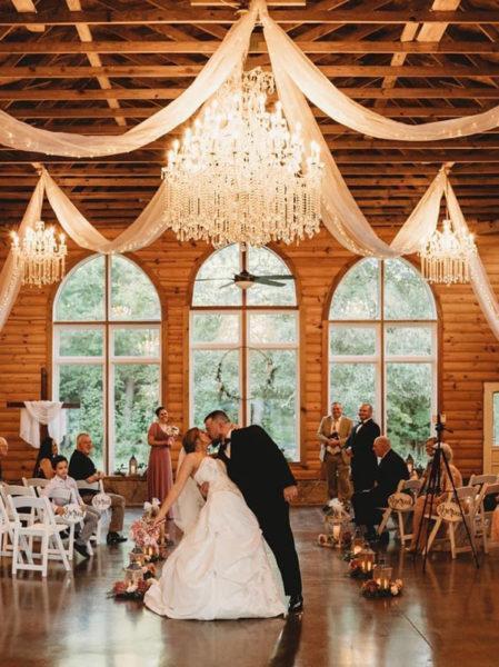 Tia and Paul's wedding at Shadow Wood Manor was absolutely beautiful.  Here are a few photos courtesy of Hunter Jane Photography.